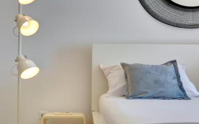 Studio Apartment with Balcony and Sea View 8