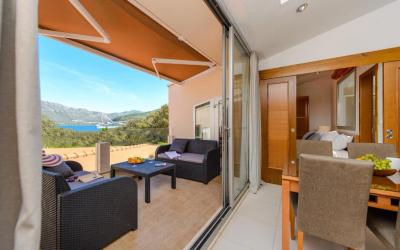 Deluxe Two-Bedroom Apartment with Terrace and Sea View 1 Deluxe Two-Bedroom Apartment with Terrace and Sea View 1