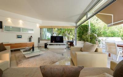 Luxury Three-Bedroom Apartment with Patio, Hot Tub and Sea View 5 Luxury Three-Bedroom Apartment with Patio, Hot Tub and Sea View 5
