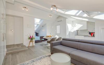 King Studio with Sofa Bed 6