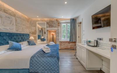 Deluxe Double Room 4