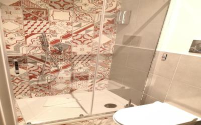 Deluxe Double Room with Shower 1