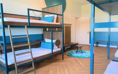 Bed in 6-Bed Mixed Dormitory Room with Shared Bathroom 6
