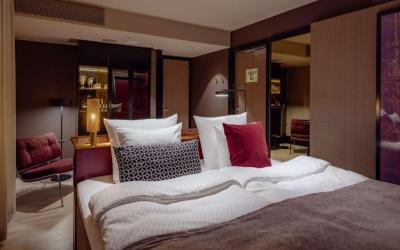 Classic Double Room without Window 4