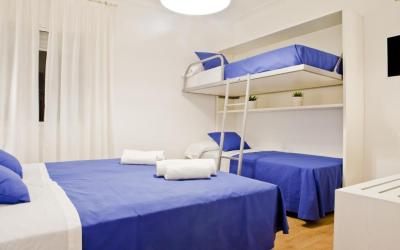 Quadruple Room with Shared Bathroom 6