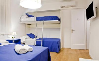 Family Room with Private Bathroom 7