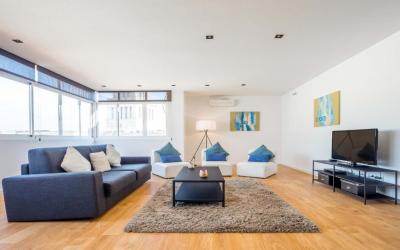 One-Bedroom Penthouse Apartment - Rambla Catalunya 2 One-Bedroom Penthouse Apartment - Rambla Catalunya 2