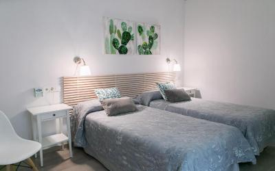 Interior Twin Room with Shared Bathroom 6 Interior Twin Room with Shared Bathroom 6