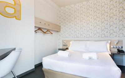 Small Double Room 5 Small Double Room 5