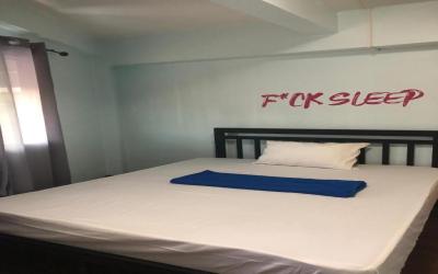 Standard Queen Room 1