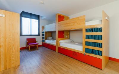 Bed in 6-Bed Mixed Dormitory Room 5 Bed in 6-Bed Mixed Dormitory Room 5