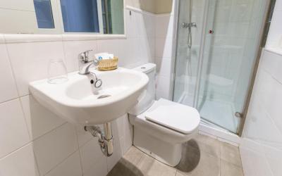 Twin Room with Private Bathroom 6 Twin Room with Private Bathroom 6