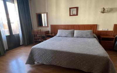 Deluxe Double Room with Balcony 4 Deluxe Double Room with Balcony 4