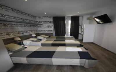 Double Room with Extra Bed (3 Adults) 3 Double Room with Extra Bed (3 Adults) 3