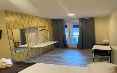 Deluxe Double Room with Balcony 2