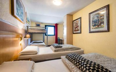 Single Bed in 4-Bed Mixed Dormitory Room 18