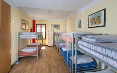 Single bed in a 7 Bed Mixed Dormitory Room 24