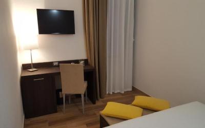 Double Room with Private External Bathroom 2