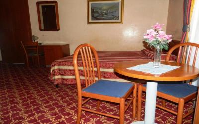 Quadruple Room with Bathroom 4