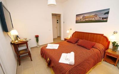 Camera Matrimoniale Standard con Balcone 3