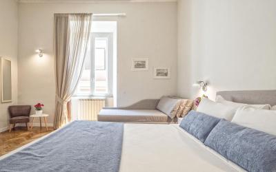 Little Queen Relais 10