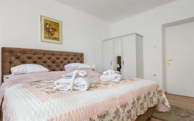 For All Seasons Apartment 10