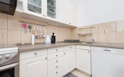 For All Seasons Apartment 9