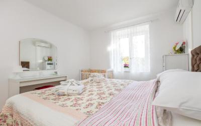 For All Seasons Apartment 8