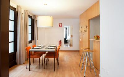 Aspasios Plaza Real Apartments 10 Aspasios Plaza Real Apartments 10