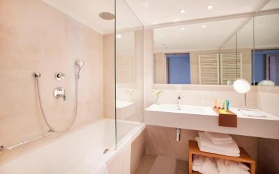 Superior Double Room with Sea View and Balcony 1 Superior Double Room with Sea View and Balcony 1