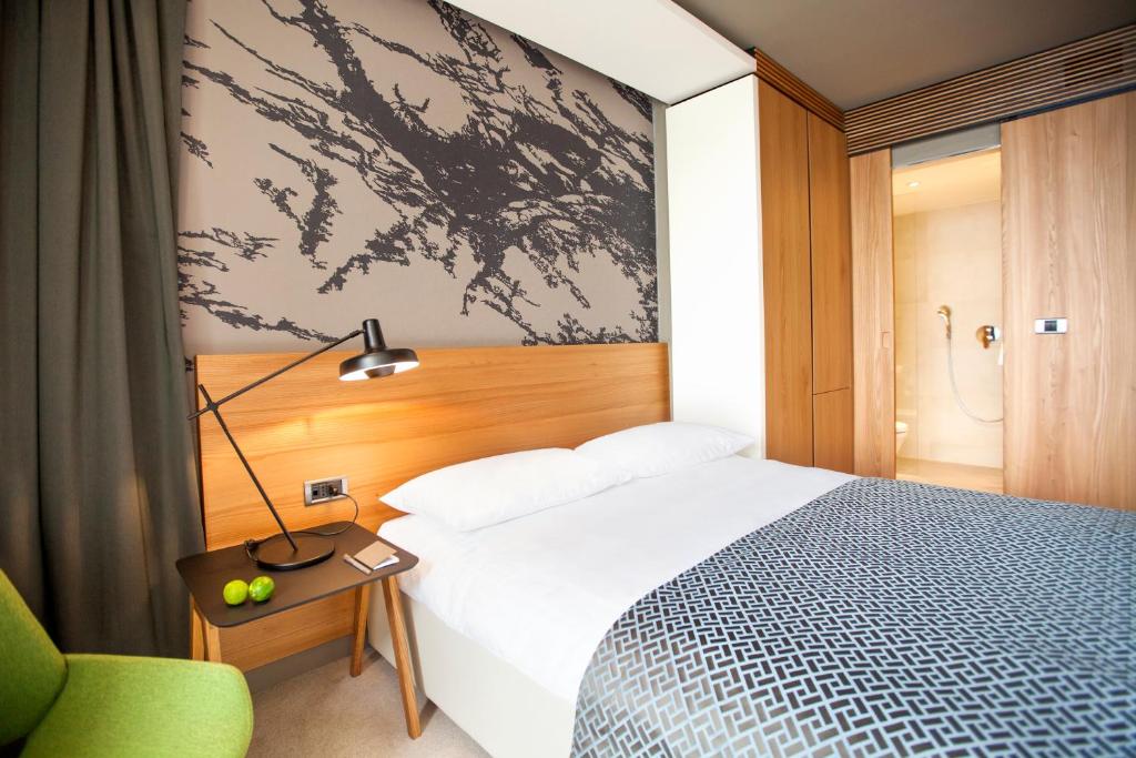 Superior Single Room with Sea View and Balcony 4 Superior Single Room with Sea View and Balcony 4
