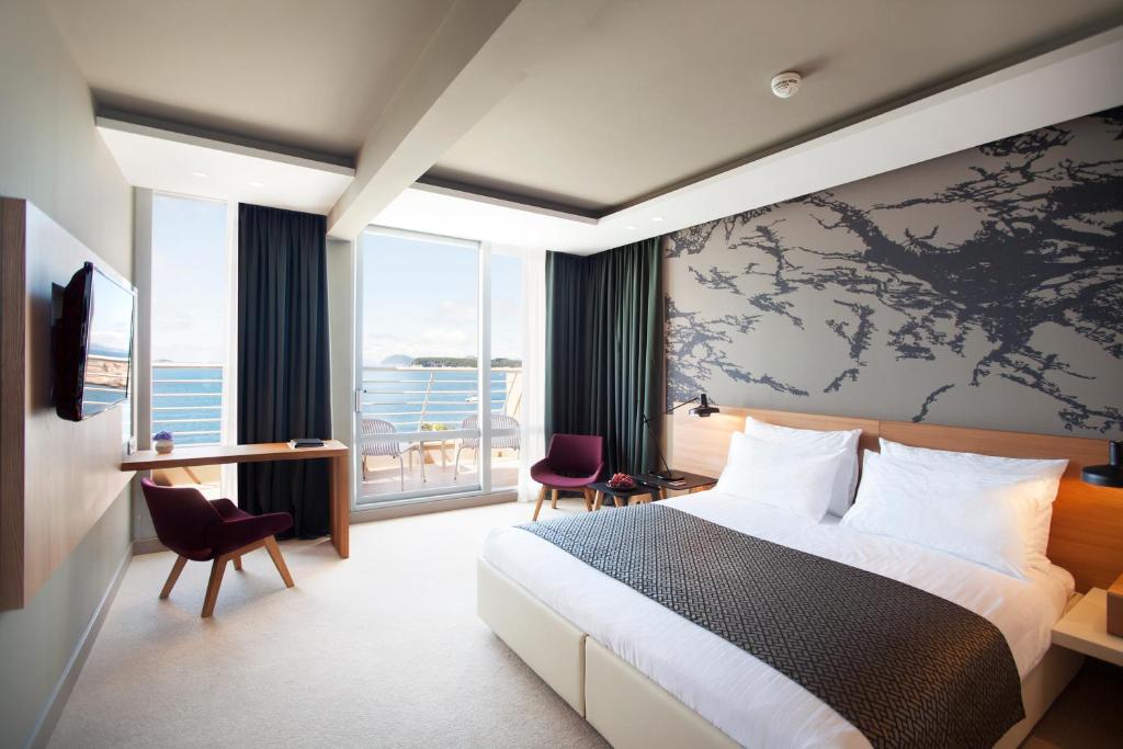 Executive Suite with Sea View and Balcony 5 Executive Suite with Sea View and Balcony 5