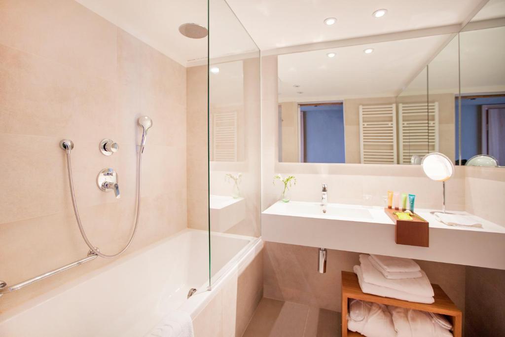 Special Offer - Superior Double with Sea View, Balcony and Half Board 9 Special Offer - Superior Double with Sea View, Balcony and Half Board 9