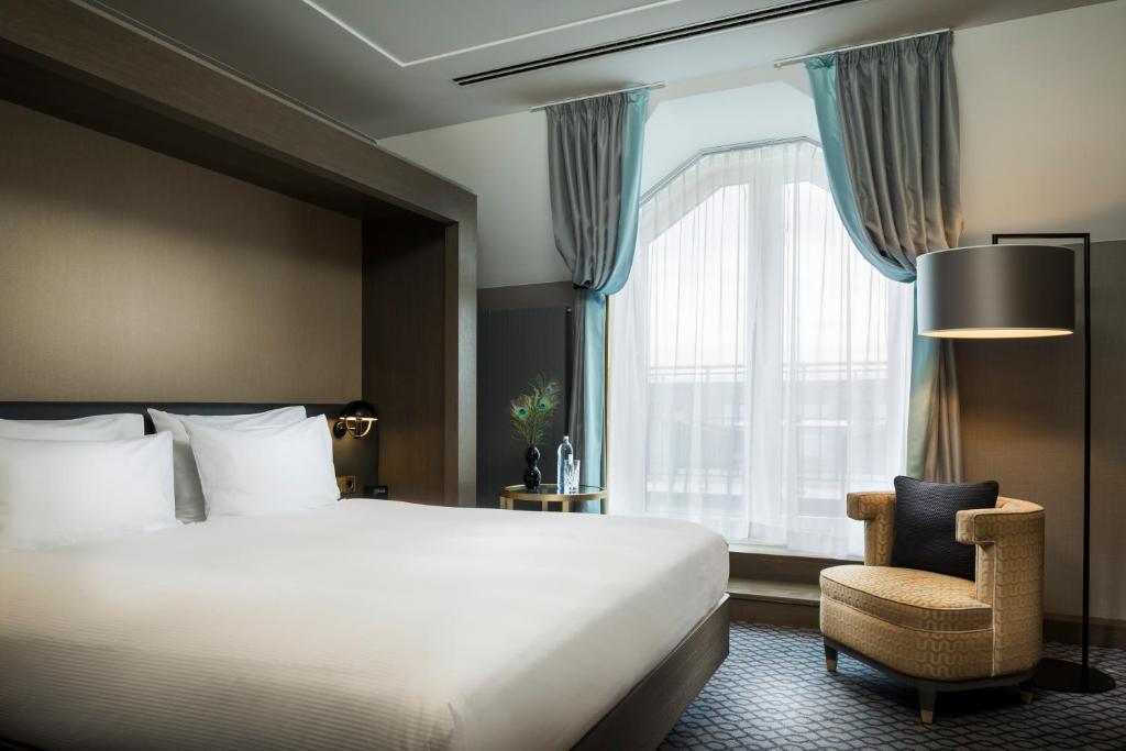 King Penthouse Executive Room 8 King Penthouse Executive Room 8