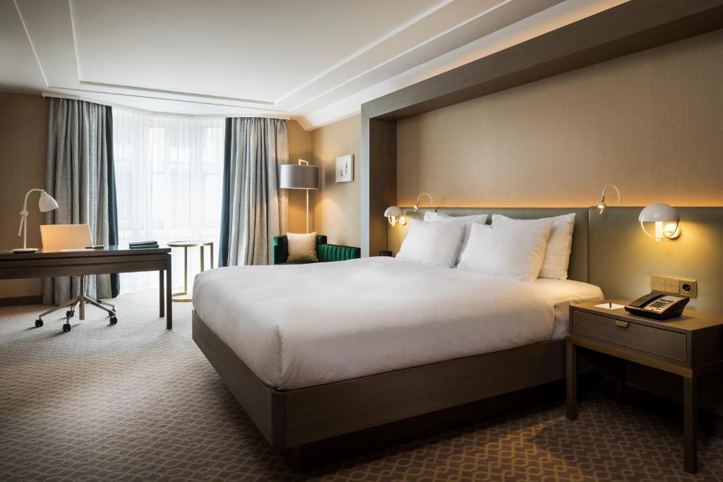 King Plaza Executive Room 13 King Plaza Executive Room 13