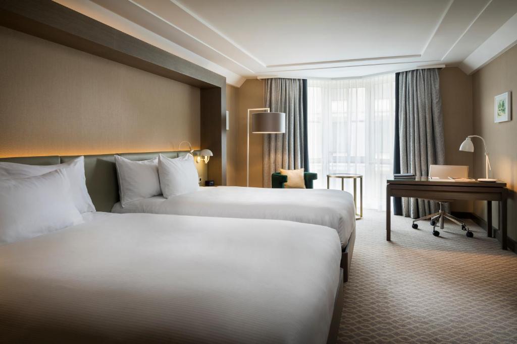 Twin Plaza Executive Room 16 Twin Plaza Executive Room 16