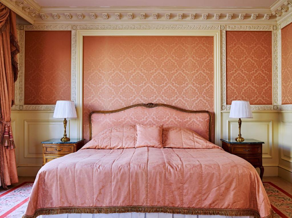 Suite 1 Chambre 1 Lit King-Size Terrasse 12 Suite 1 Chambre 1 Lit King-Size Terrasse 12