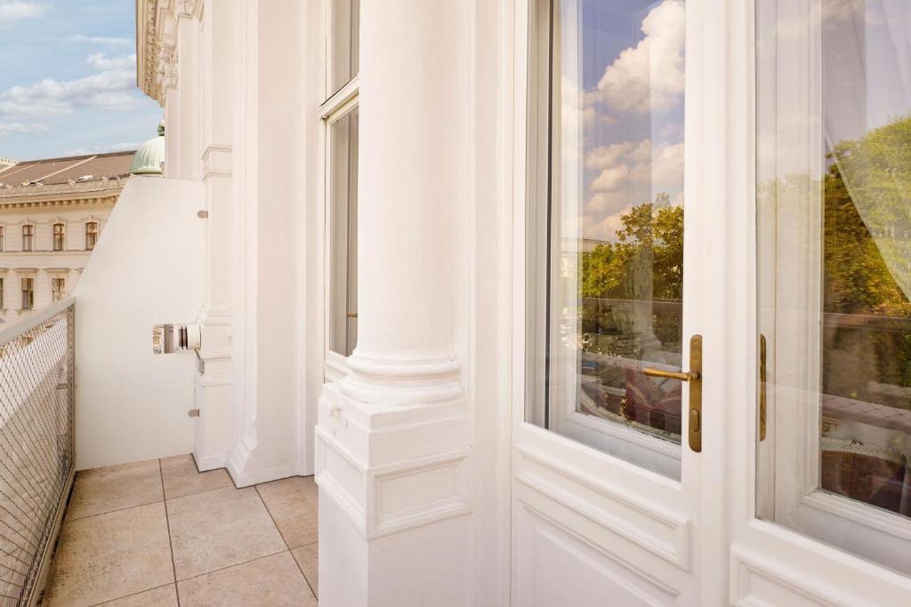 Junior Suite Imperial con due letti singoli e vista sulla città 11 Junior Suite Imperial con due letti singoli e vista sulla città 11