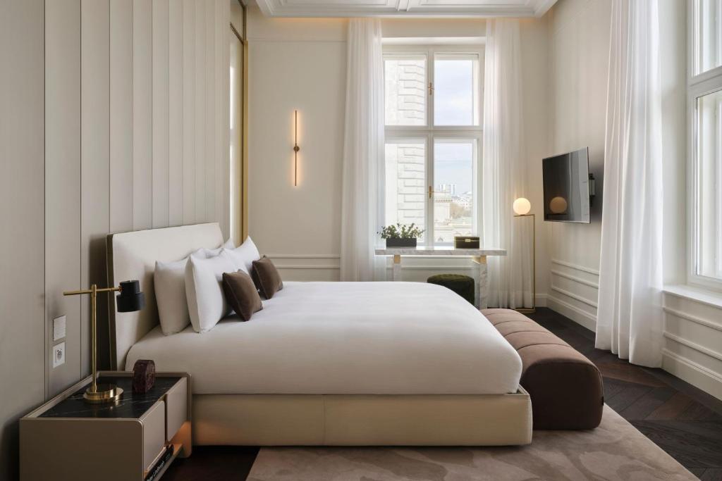 One-Bedroom Signature King Suite 15 One-Bedroom Signature King Suite 15