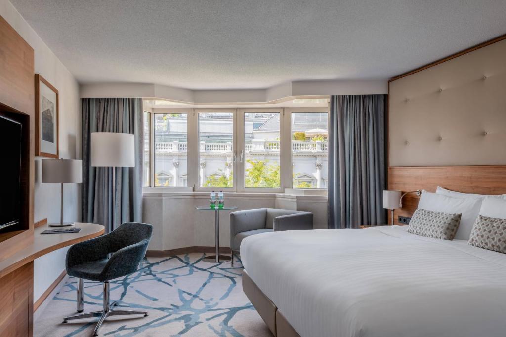 Executive Room, M Club lounge access, Guest room, 1 King 2 Executive Room, M Club lounge access, Guest room, 1 King 2