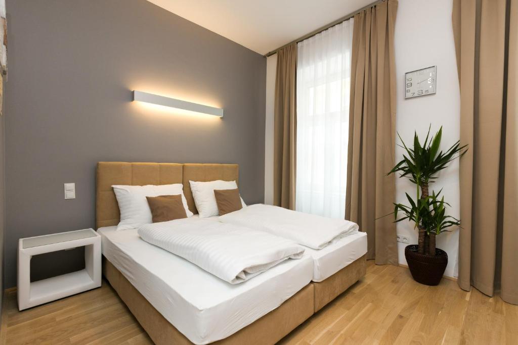One-Bedroom Apartment (Top 2) 2 One-Bedroom Apartment (Top 2) 2