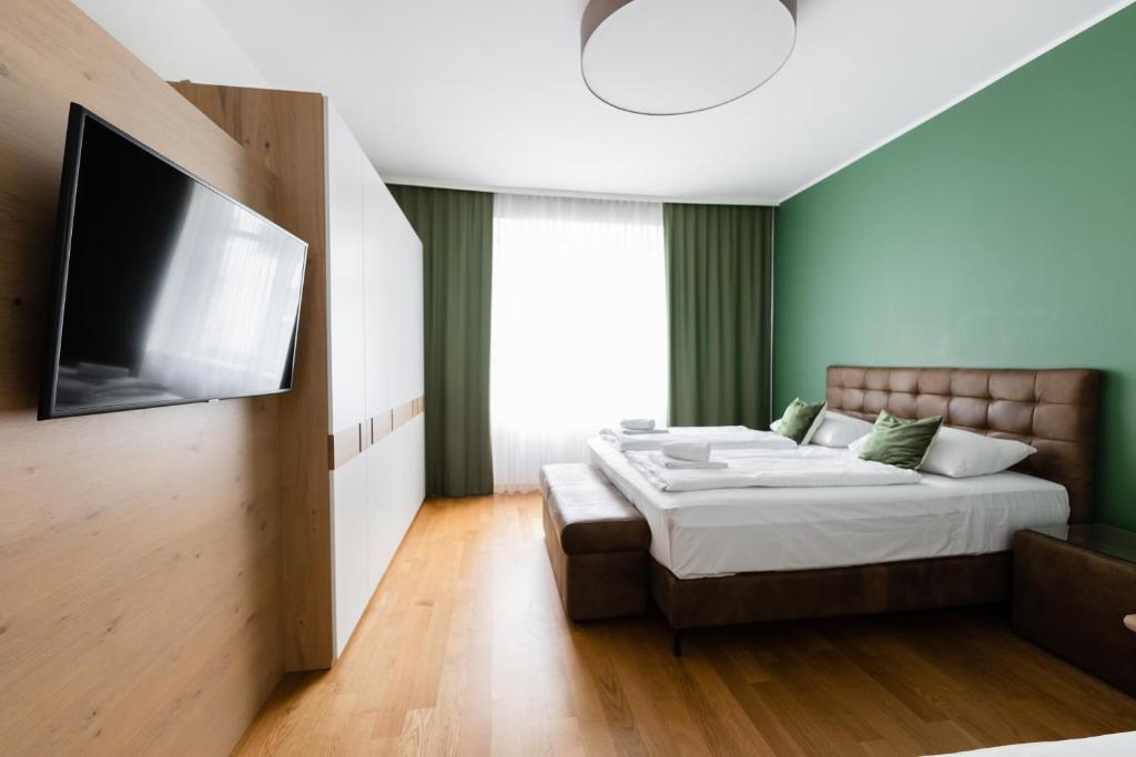 Deluxe Double Room with Balcony 5 Deluxe Double Room with Balcony 5