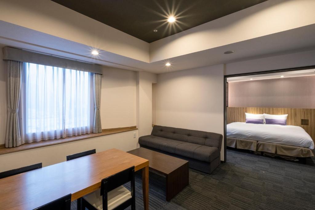 Junior Suite - Cleaning every 4 days 9 Junior Suite - Cleaning every 4 days 9