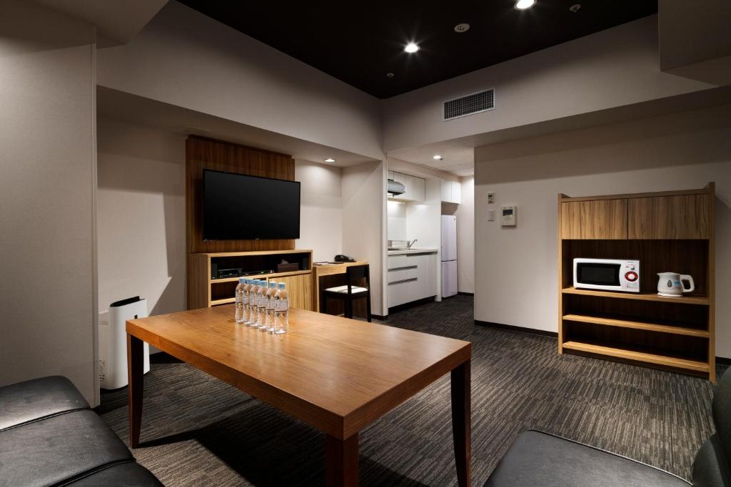 Two-Bedroom Suite - Cleaning every 4 days 13 Two-Bedroom Suite - Cleaning every 4 days 13