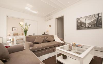 Large Two-Bedroom Apartment 5 Large Two-Bedroom Apartment 5