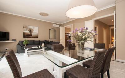 Luxury Three-Bedroom Apartment 6 Luxury Three-Bedroom Apartment 6