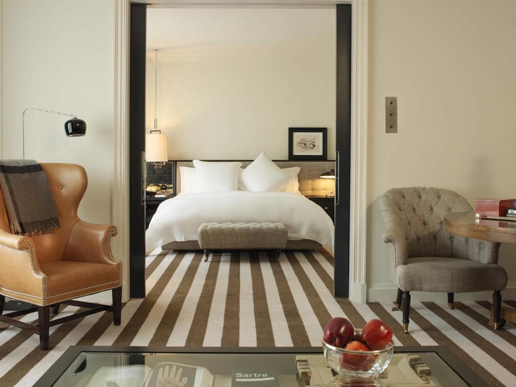 Deluxe Suite 3 Deluxe Suite 3