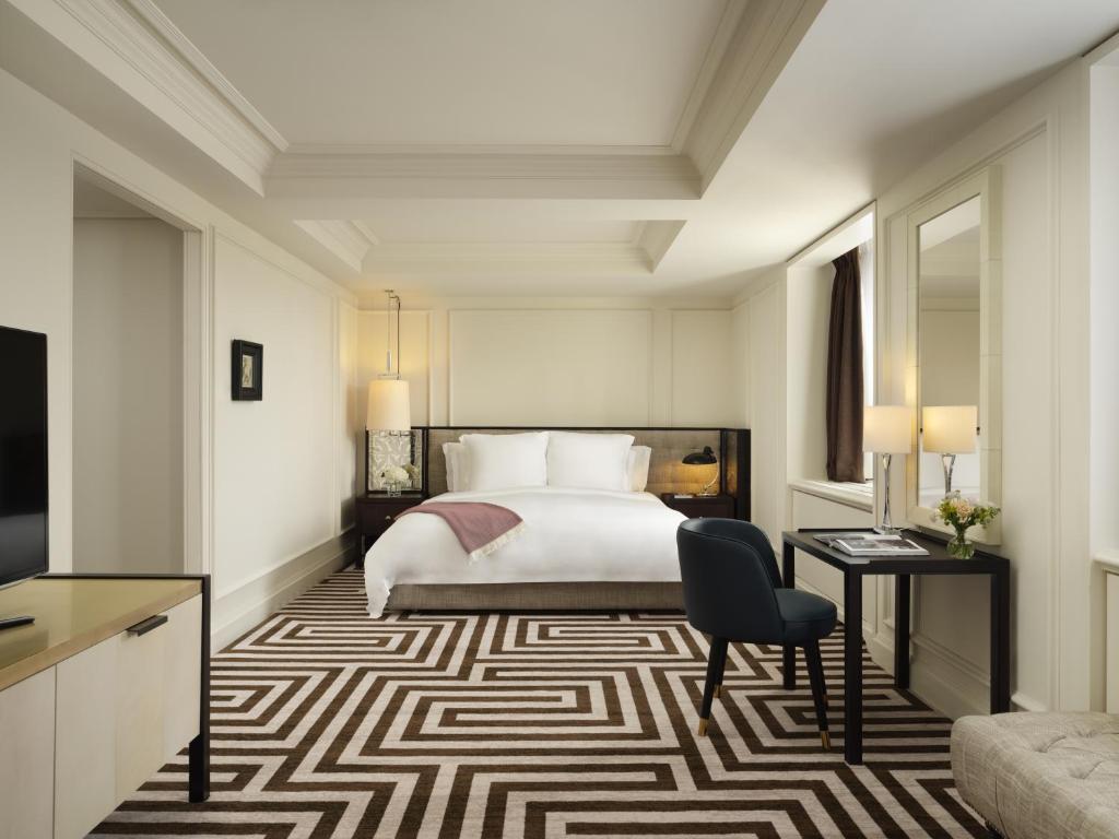 Grand Premier King Room 5 Grand Premier King Room 5