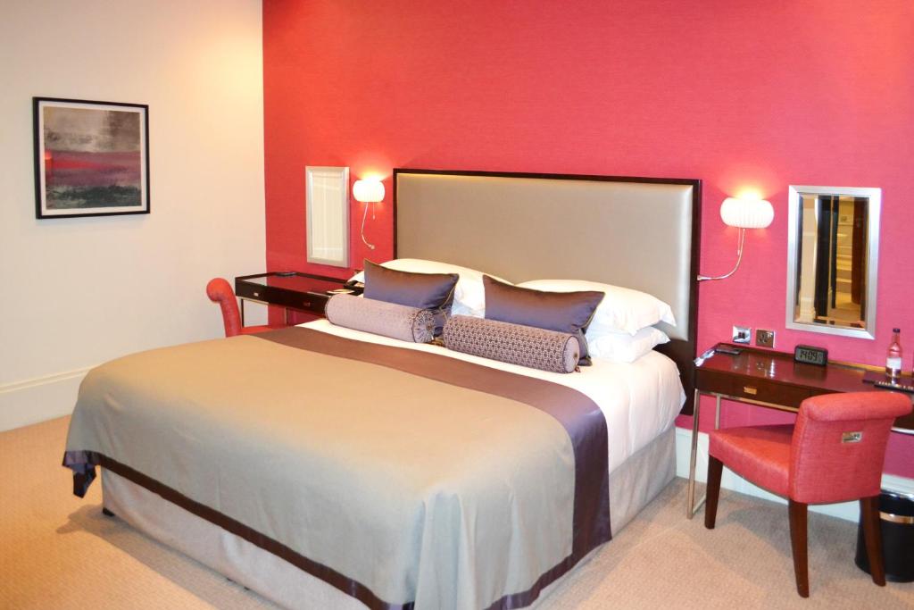 Kings Deluxe One Bedroom Suite 10 Kings Deluxe One Bedroom Suite 10