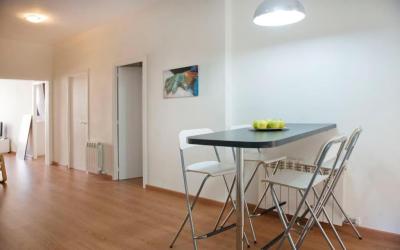 CENTRAL & BRIGHT APARTMENT!! 9 CENTRAL & BRIGHT APARTMENT!! 9